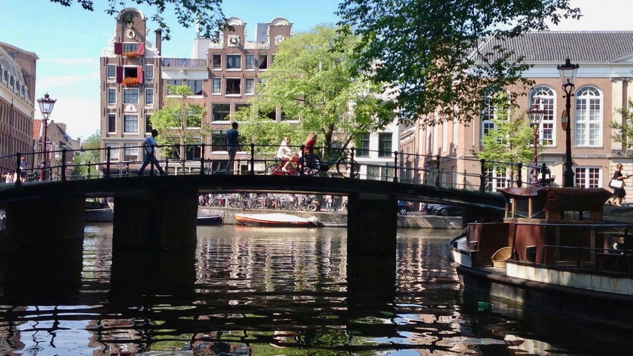 Room With A Few Amsterdam Bagian luar foto