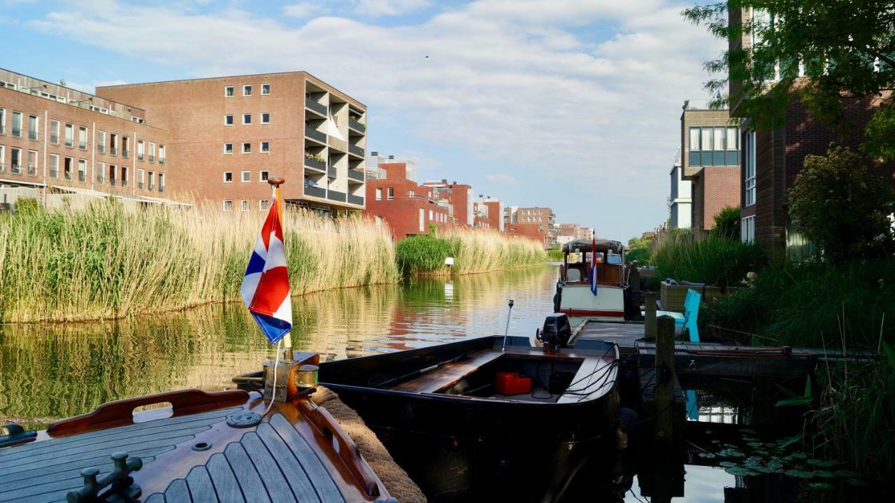 Room With A Few Amsterdam Bagian luar foto