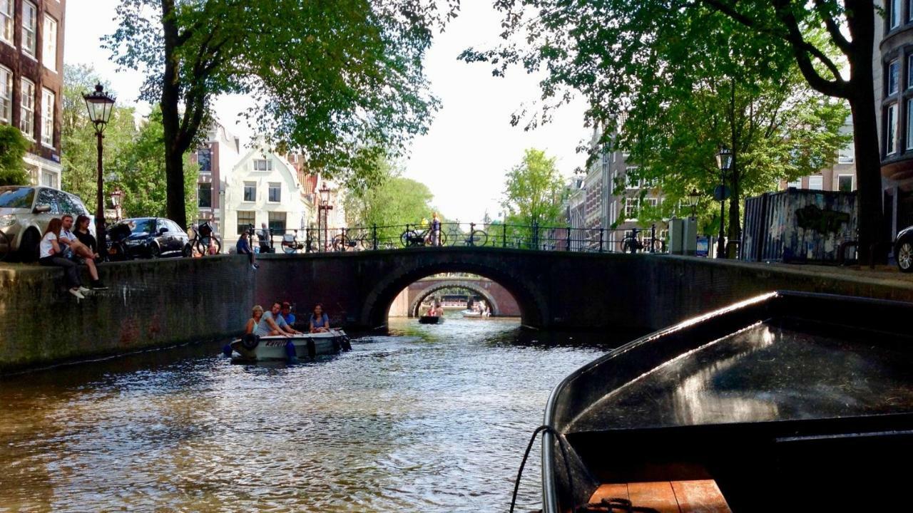 Room With A Few Amsterdam Bagian luar foto